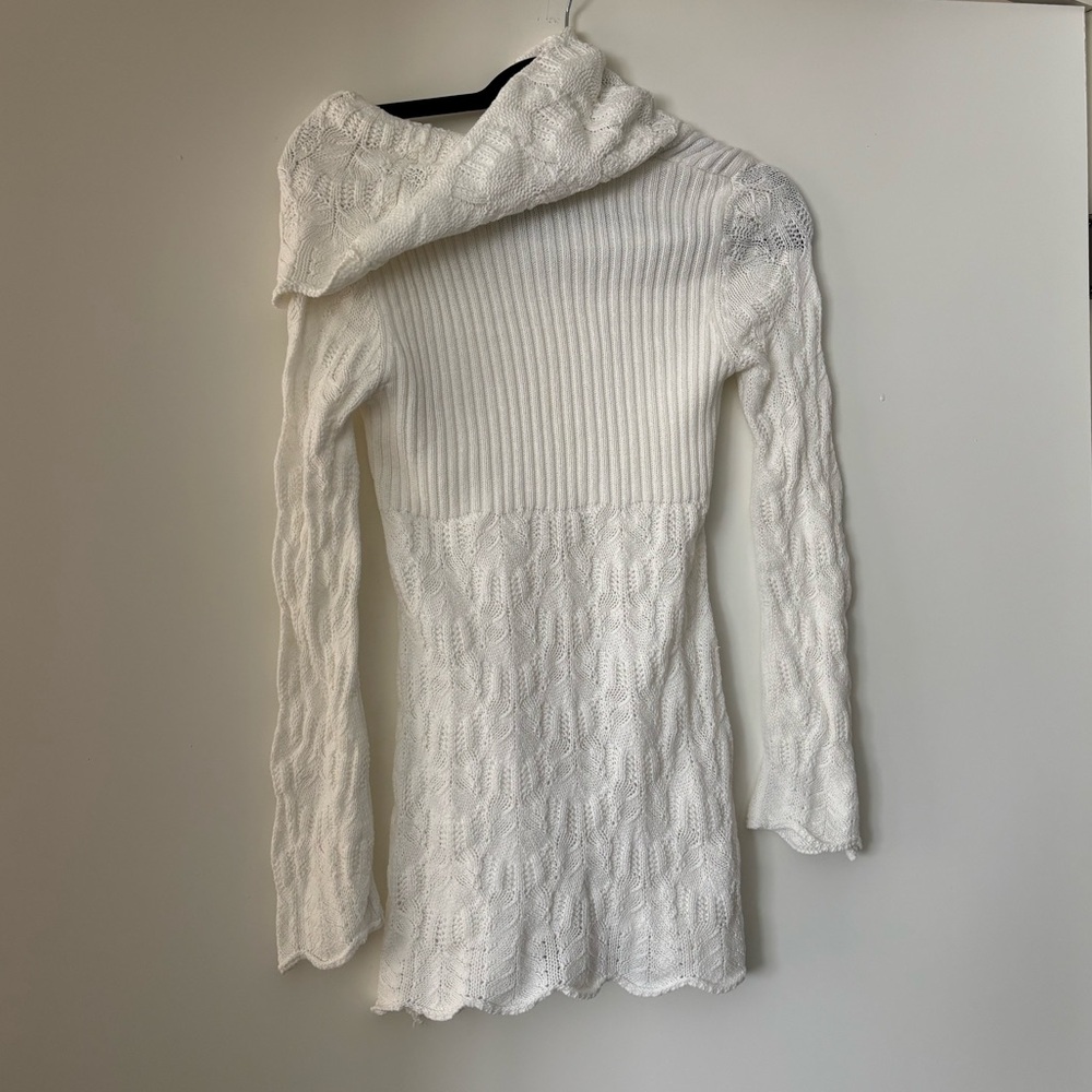 Sold !! Free with any purchase!! Elegant White Women's Sweater in size XS - Picture 2 of 5